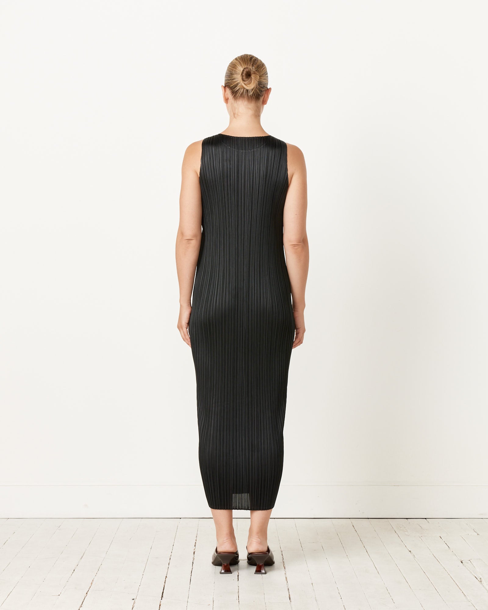 Basics Dress - Black / 5 (242004)