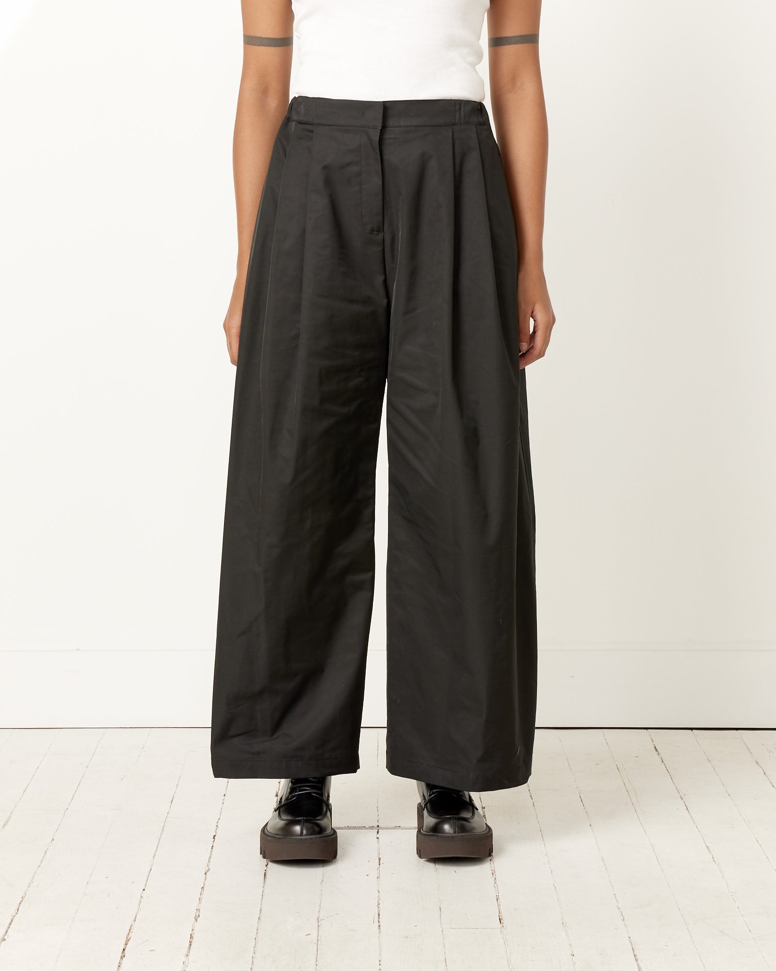 Amomento Two Tuck Balloon Pants - Black / 1 (251249)