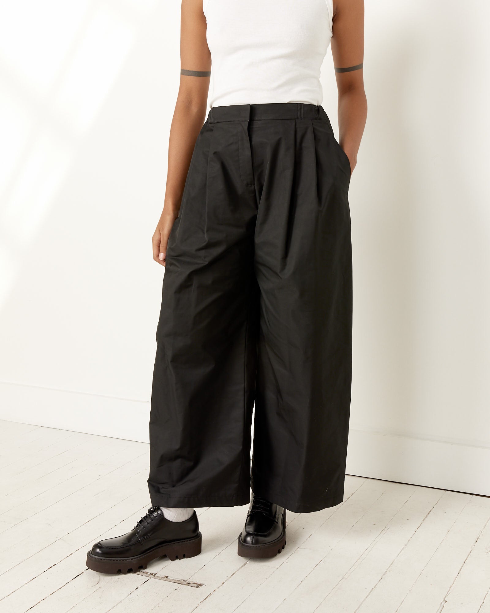 Amomento Two Tuck Balloon Pants - Black / 1 (251249)