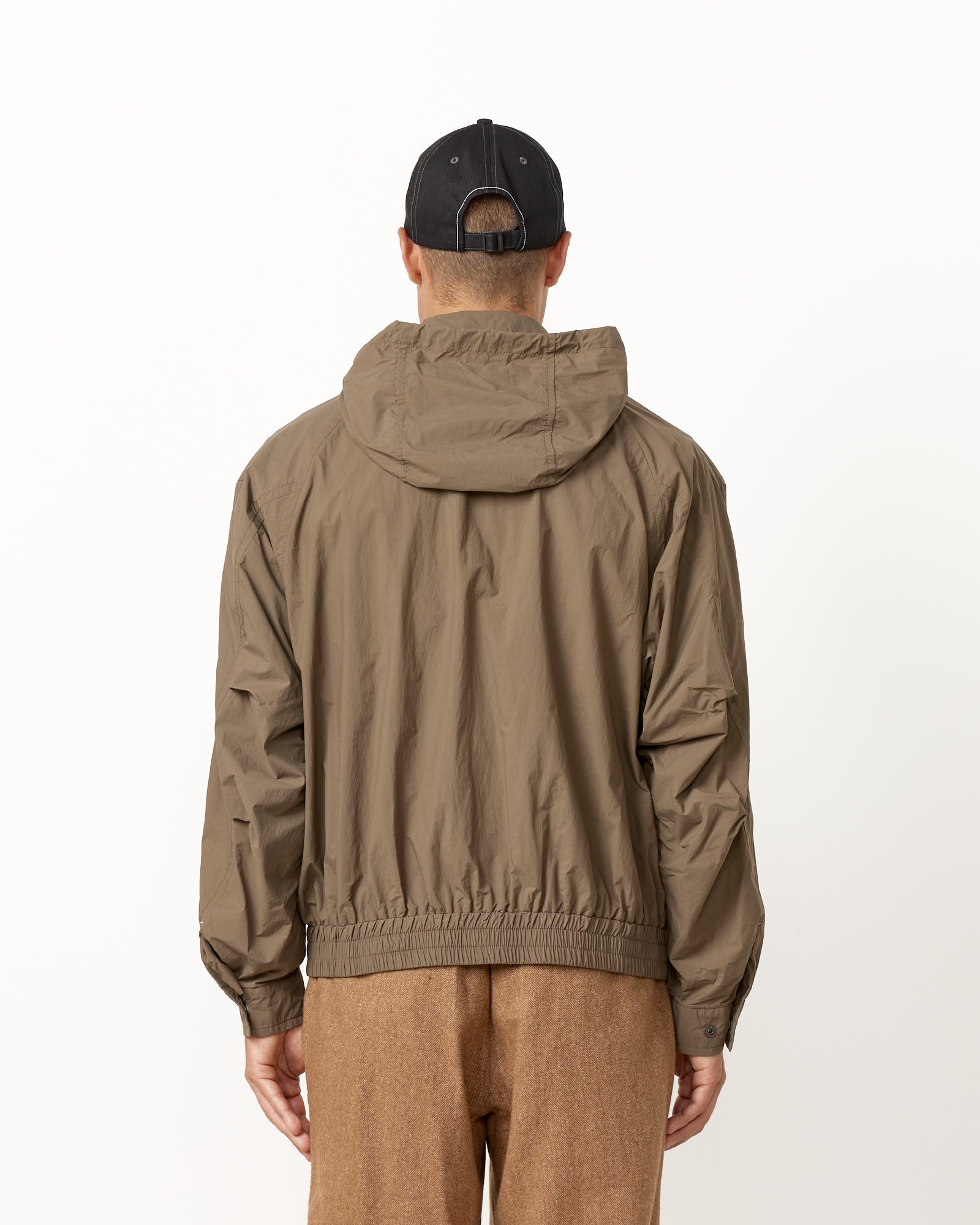 And Wander 40 Water Repellent Light Jacket - Khaki / M (254288)