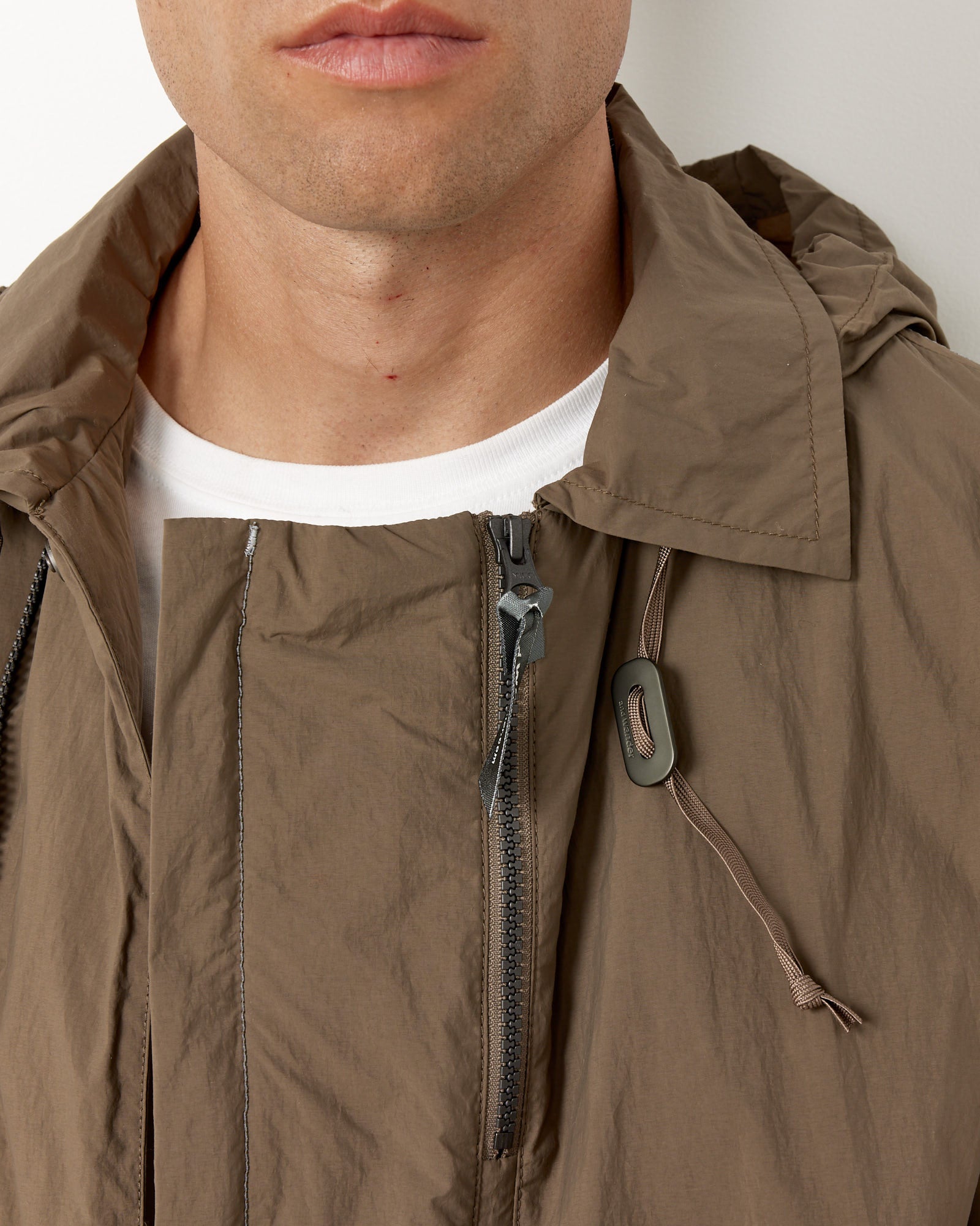 And Wander 40 Water Repellent Light Jacket - Khaki / M (254288)