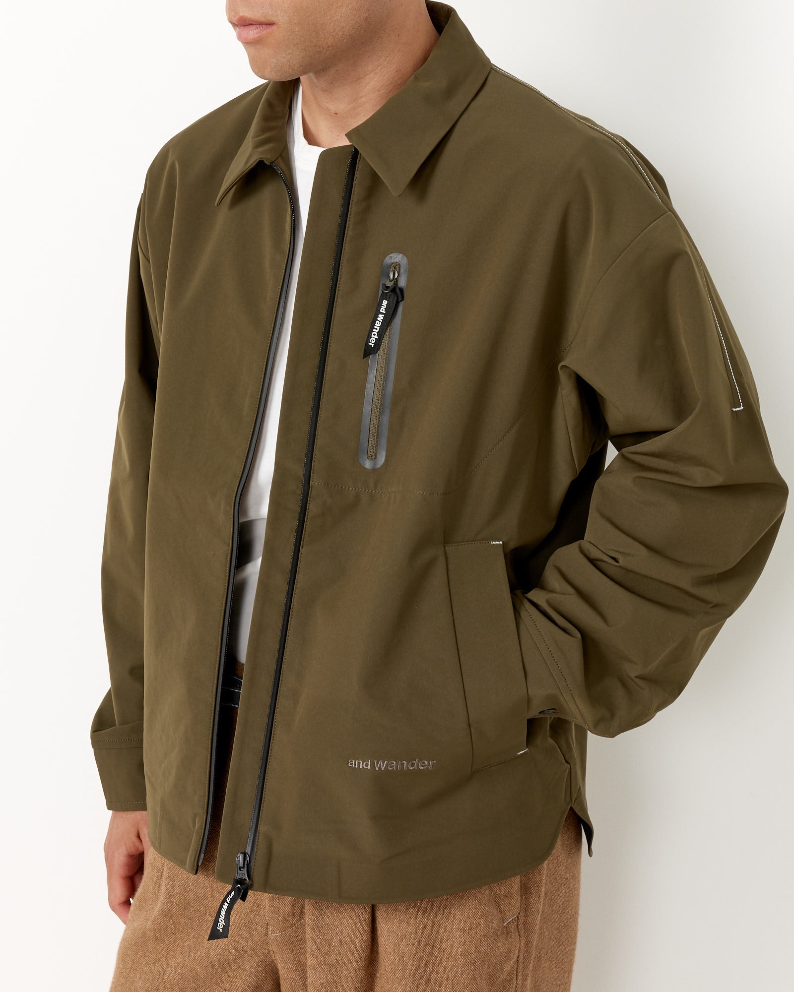 And Wander 69 PE Matte Cloth Jacket - Khaki / M (254297)