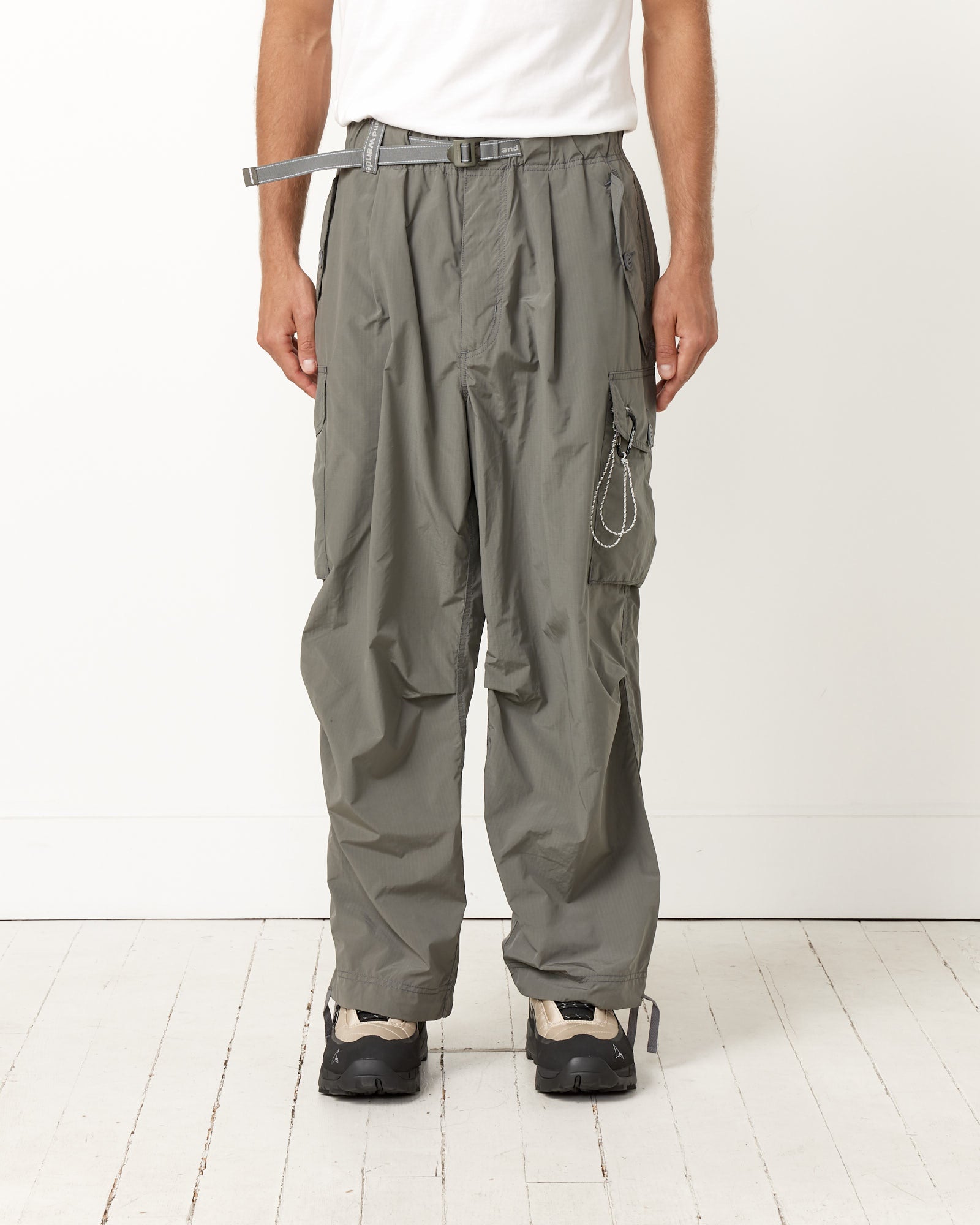 And Wander 82 Oversized Cargo Pant - Grey / M (254301)