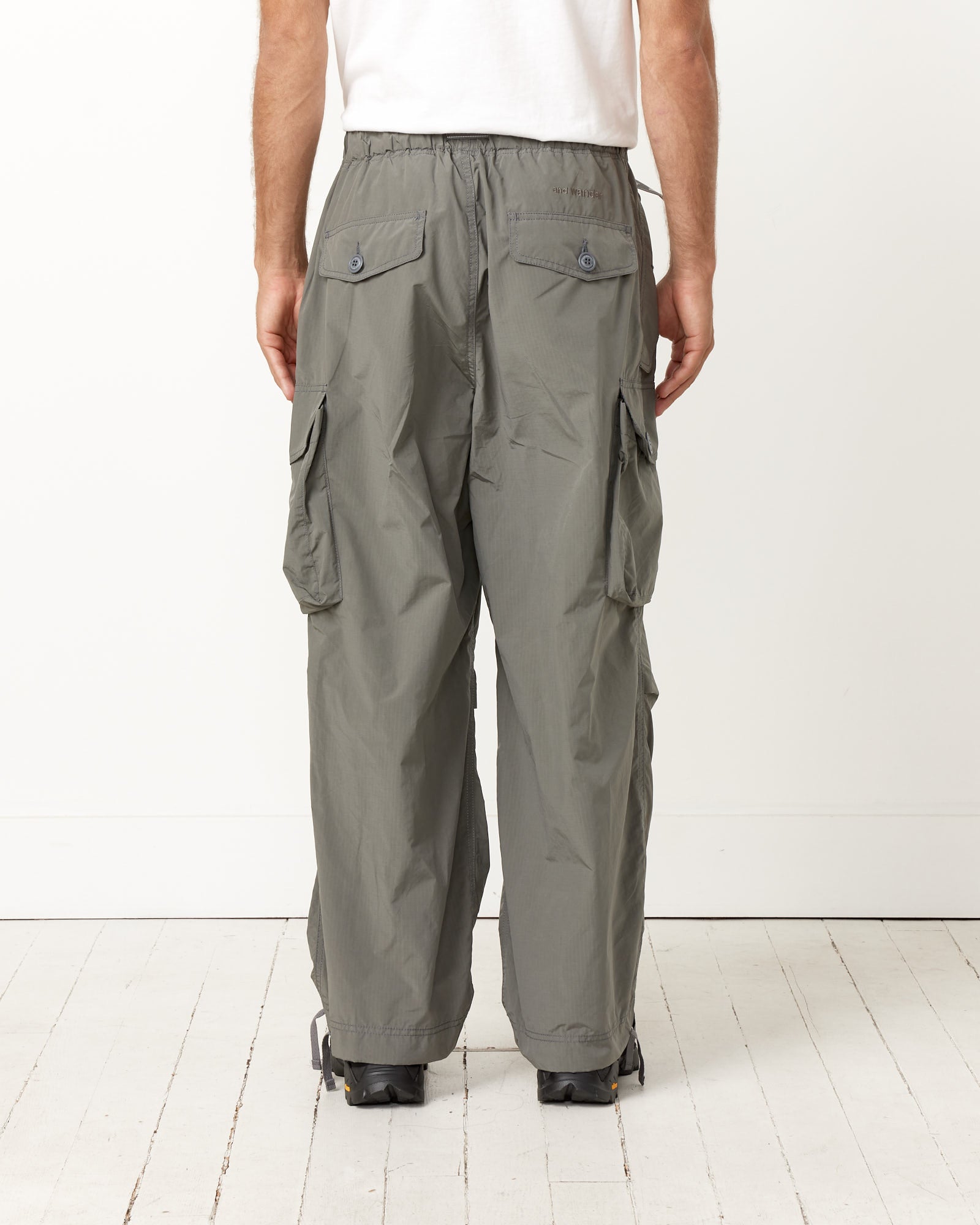 And Wander 82 Oversized Cargo Pant - Grey / M (254301)