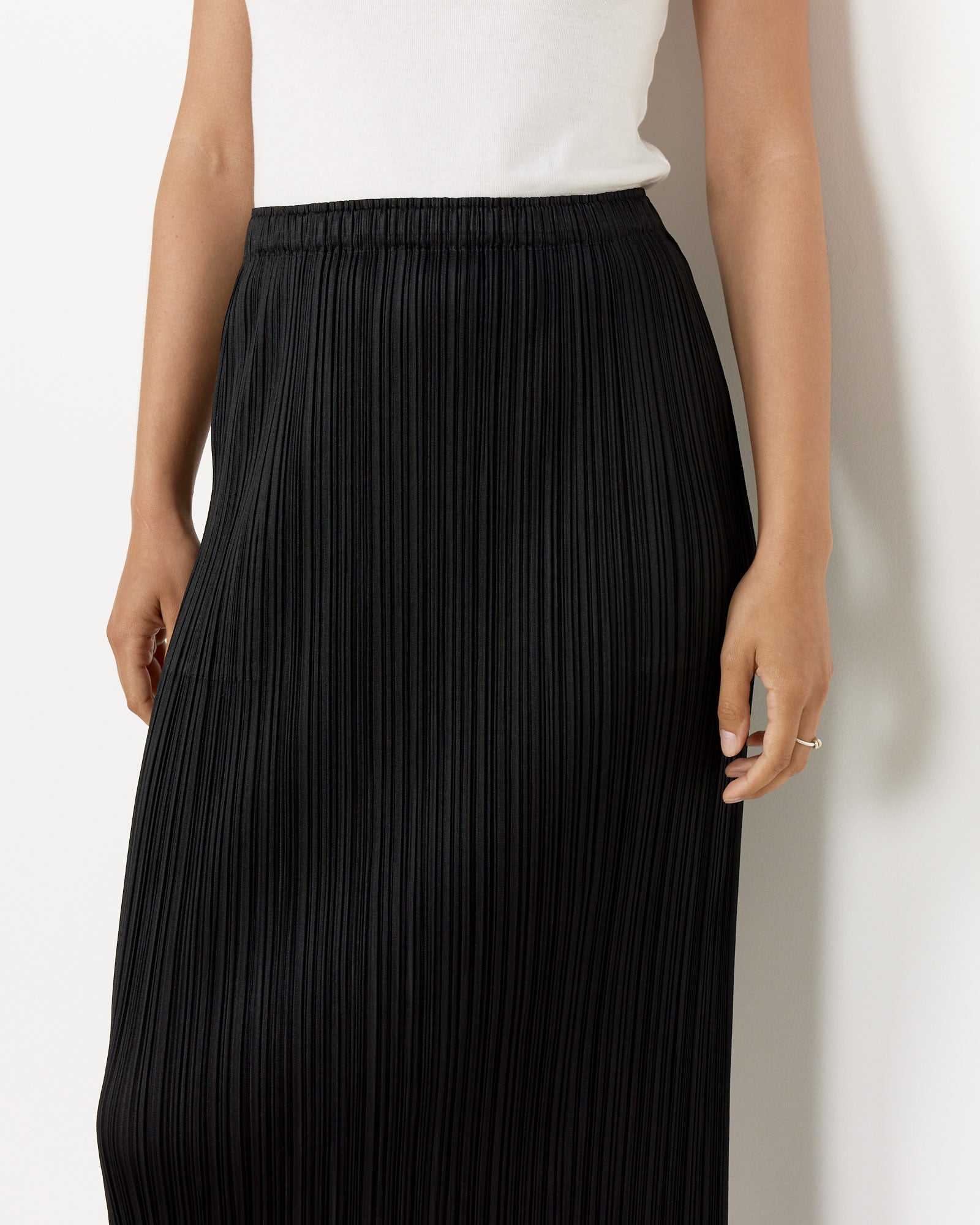 Basics Skirt - Black / 5 (254652)