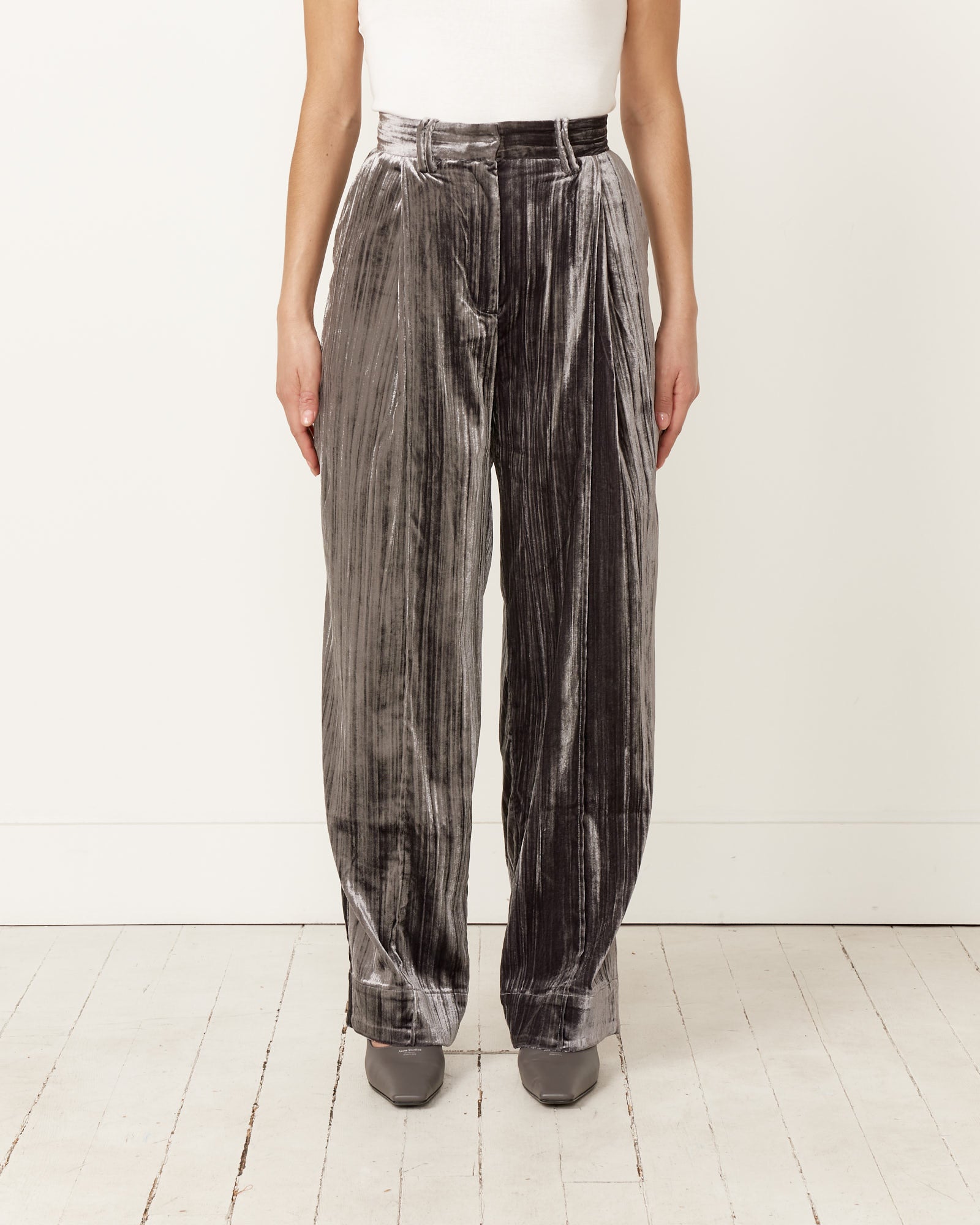 Ganni Stripe Velvet Relaxed Pleated Pant - Phantom / 36 (256094)