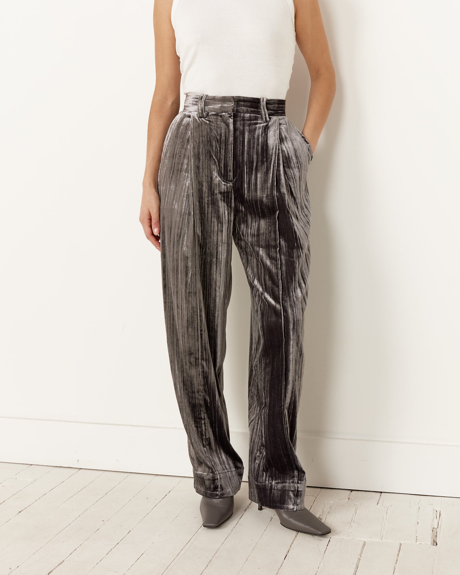 Ganni Stripe Velvet Relaxed Pleated Pant - Phantom / 36 (256094)