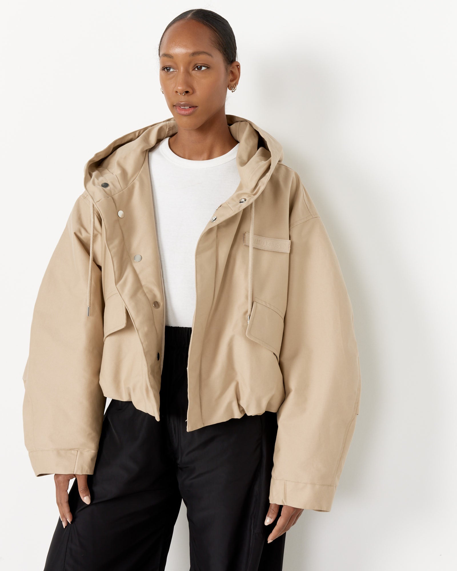 Jacquemus La Parka Courte Caraco Jacket Beige - Beige / 38 (256708)