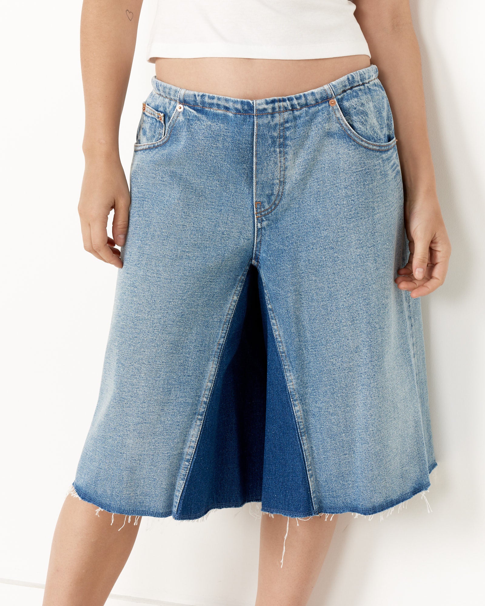 MM6 S52MU0115 Shorts - Blue / 40 (256824)