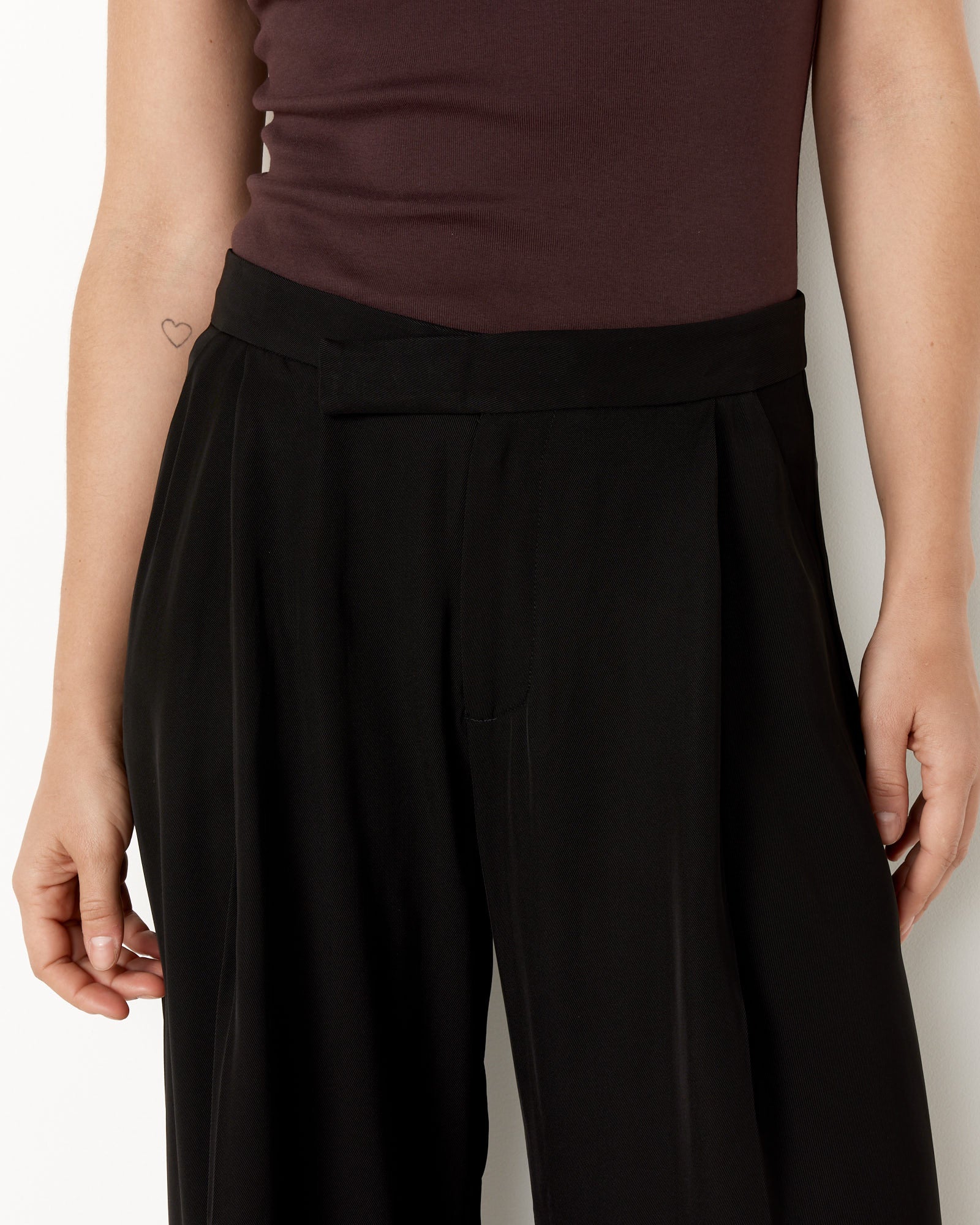 St. Agni Overlap Waist Trousers - Black / S (257612)