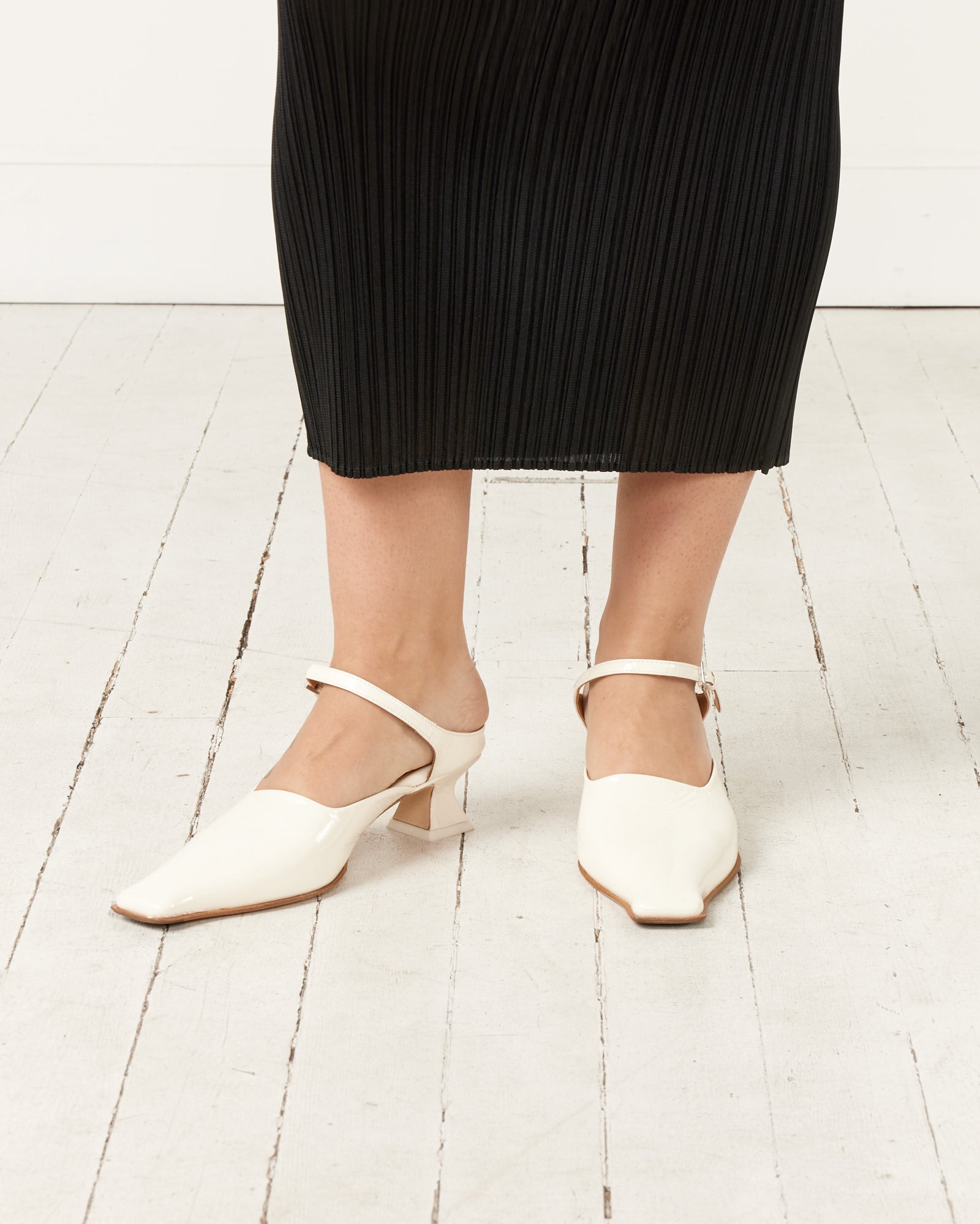 Delf Court Heel in White - White / 39 (258882)