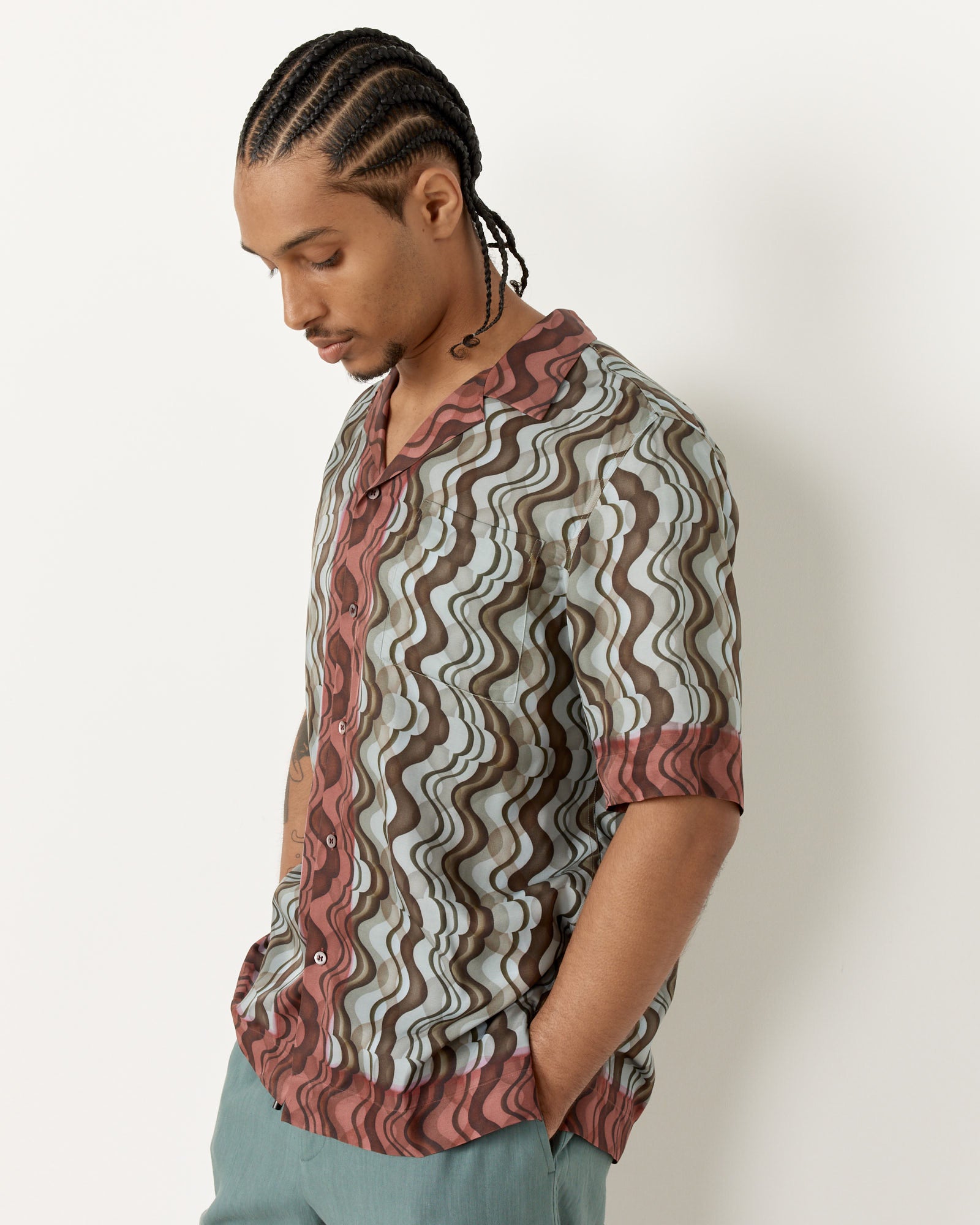 Brown Graphic Shirt - Brown / 48 (259310)