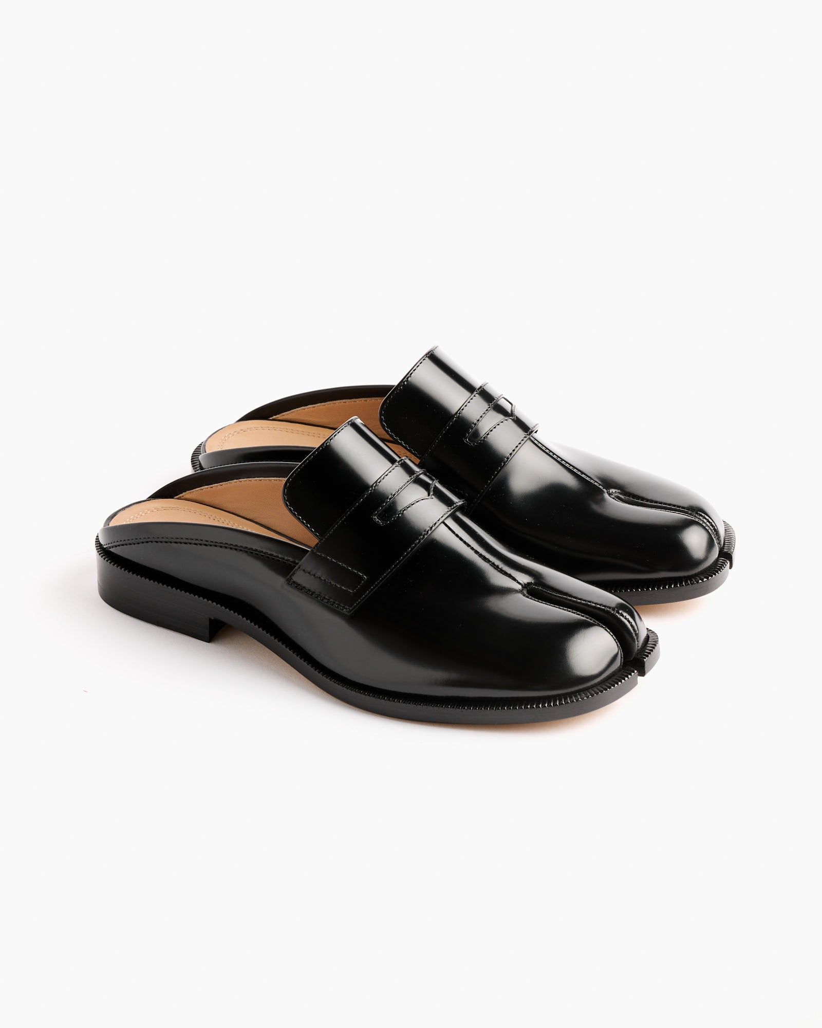 Tabi City Loafer Mule in Black