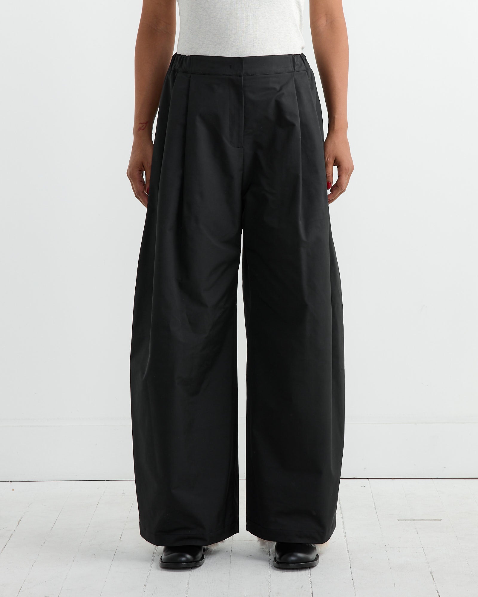 Amomento Two Tuck Balloon Pant Black - Black / 1 (262462)