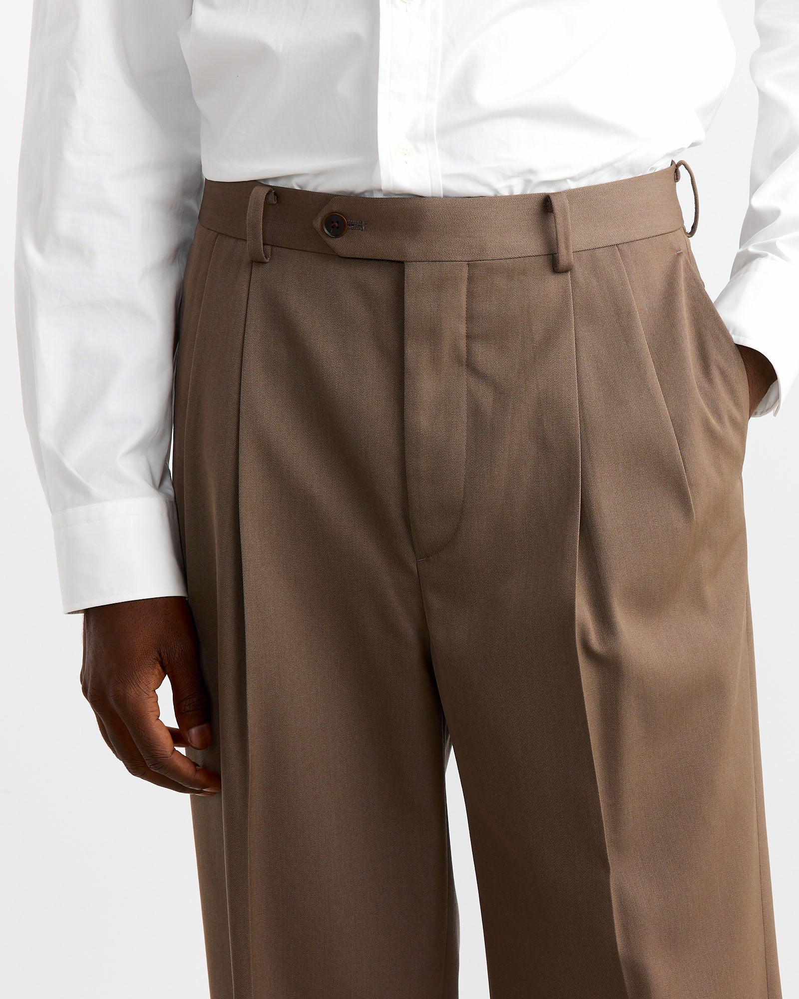 Light Wool Gabardine Two Tuck Trouser in Top Brown - Top Brown / 4 (262812)