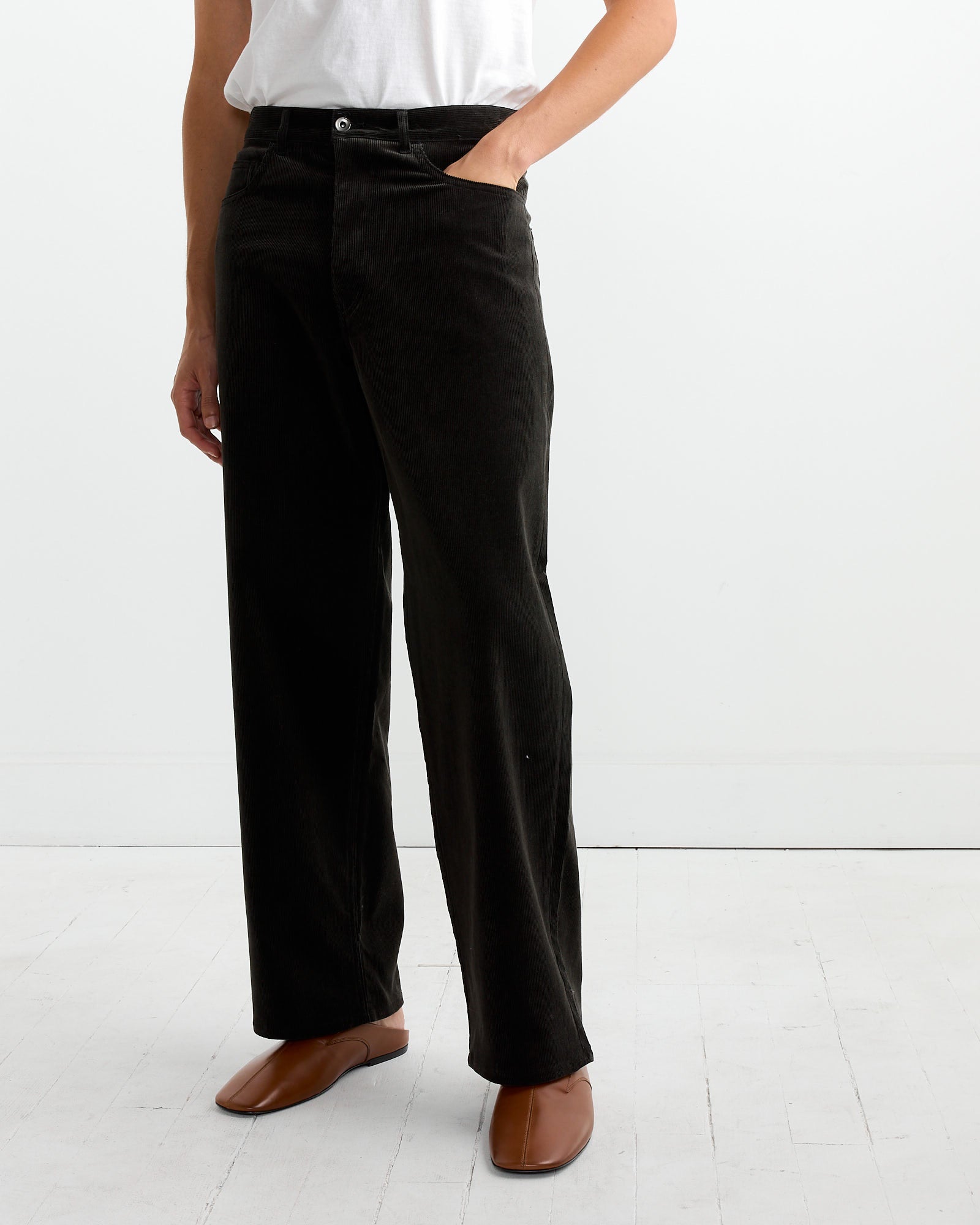 Fine Corduroy Pant in Dark Brown