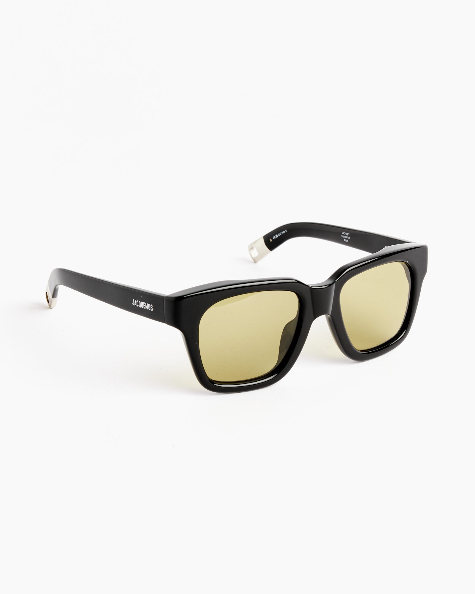 Les Lunettes Carino Sunglasses in Black