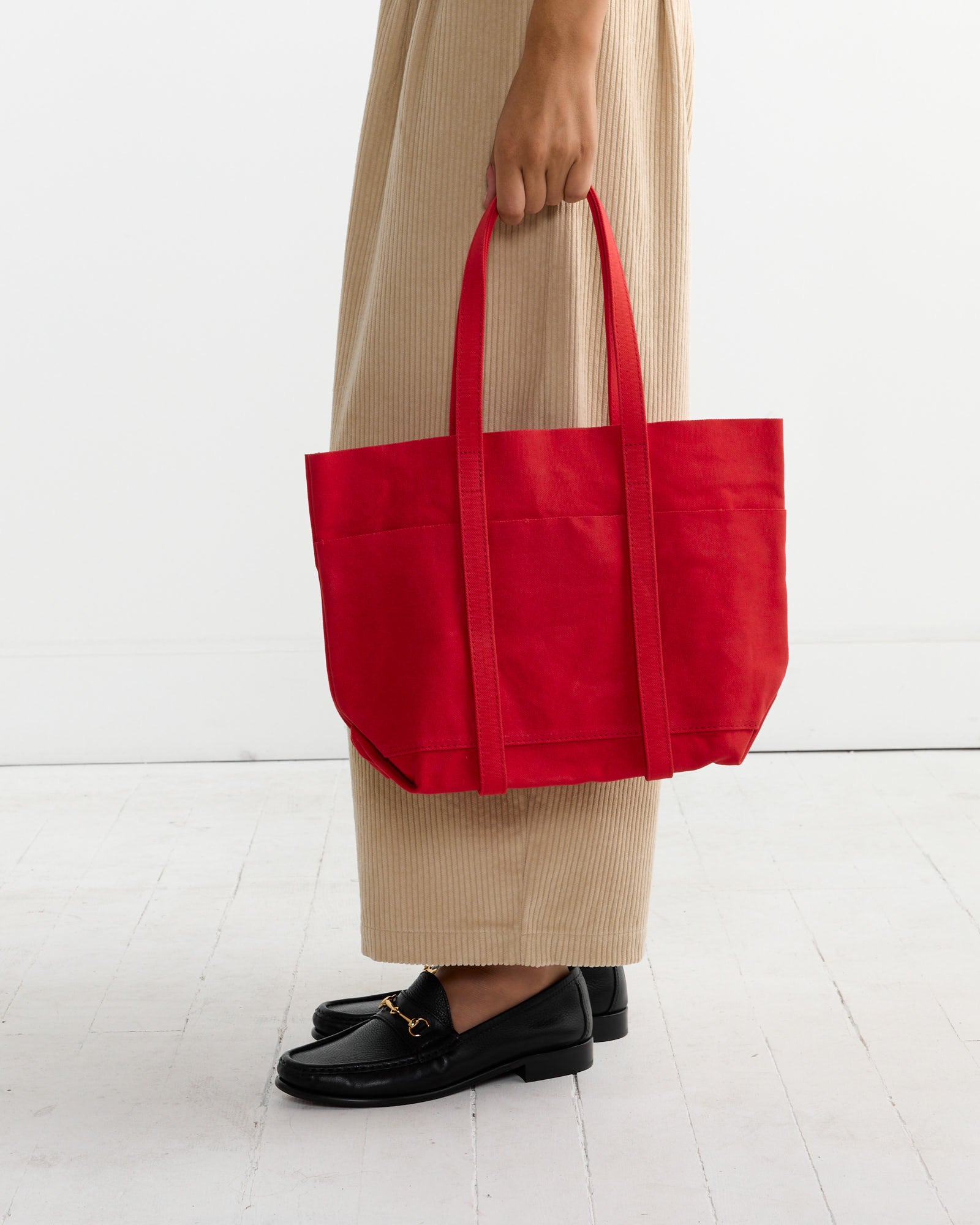 Washed Canvas 6 Pockets Tote in Red - Red / S (263398)