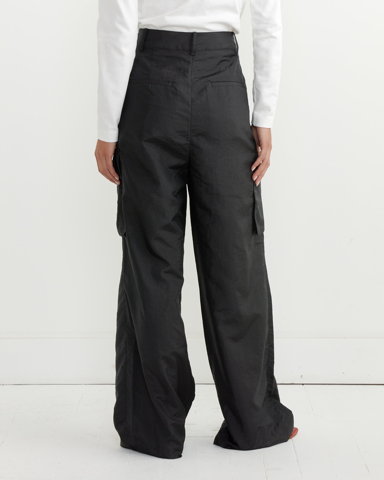 Stella Pleated Cargo Pant in Black