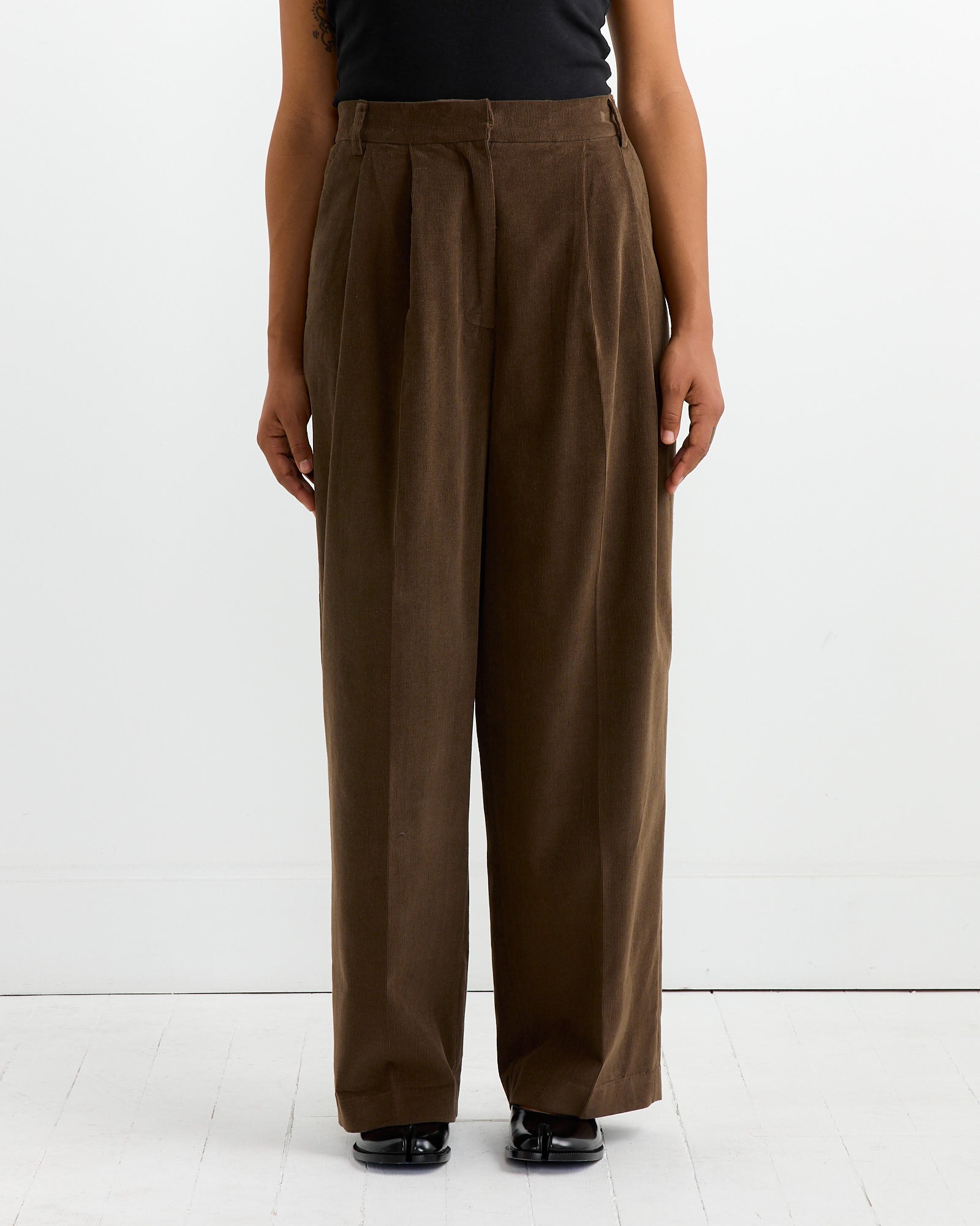 Thin Corduroy Pant in Light Brown