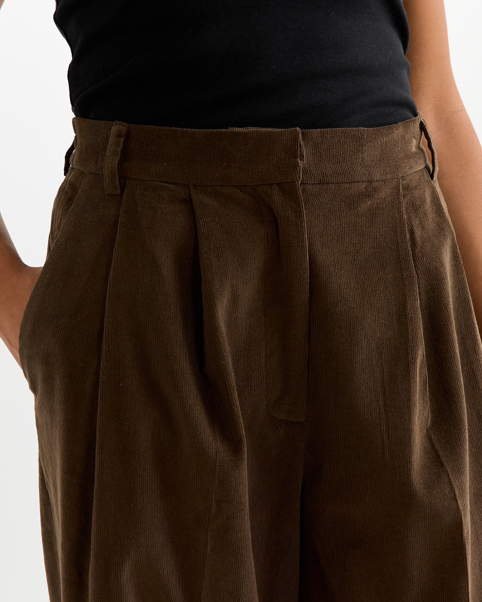 Thin Corduroy Pant in Light Brown