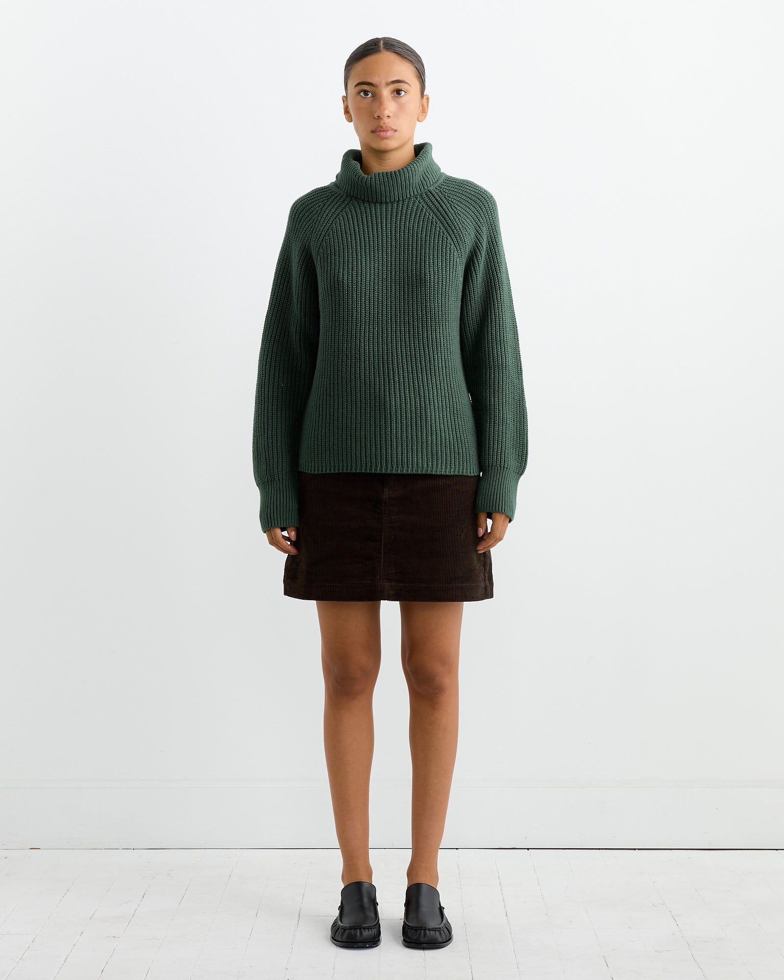 Chelsea Turtleneck in Hunter Green