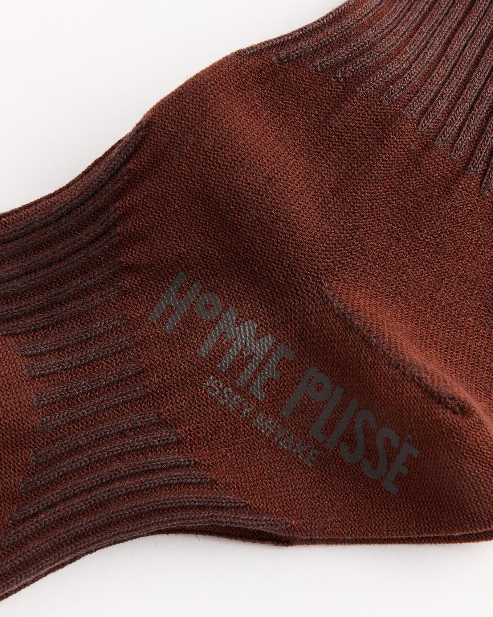 Issey Miyake Homme Plisse Common Socks Brown - Brown / OS (264410)