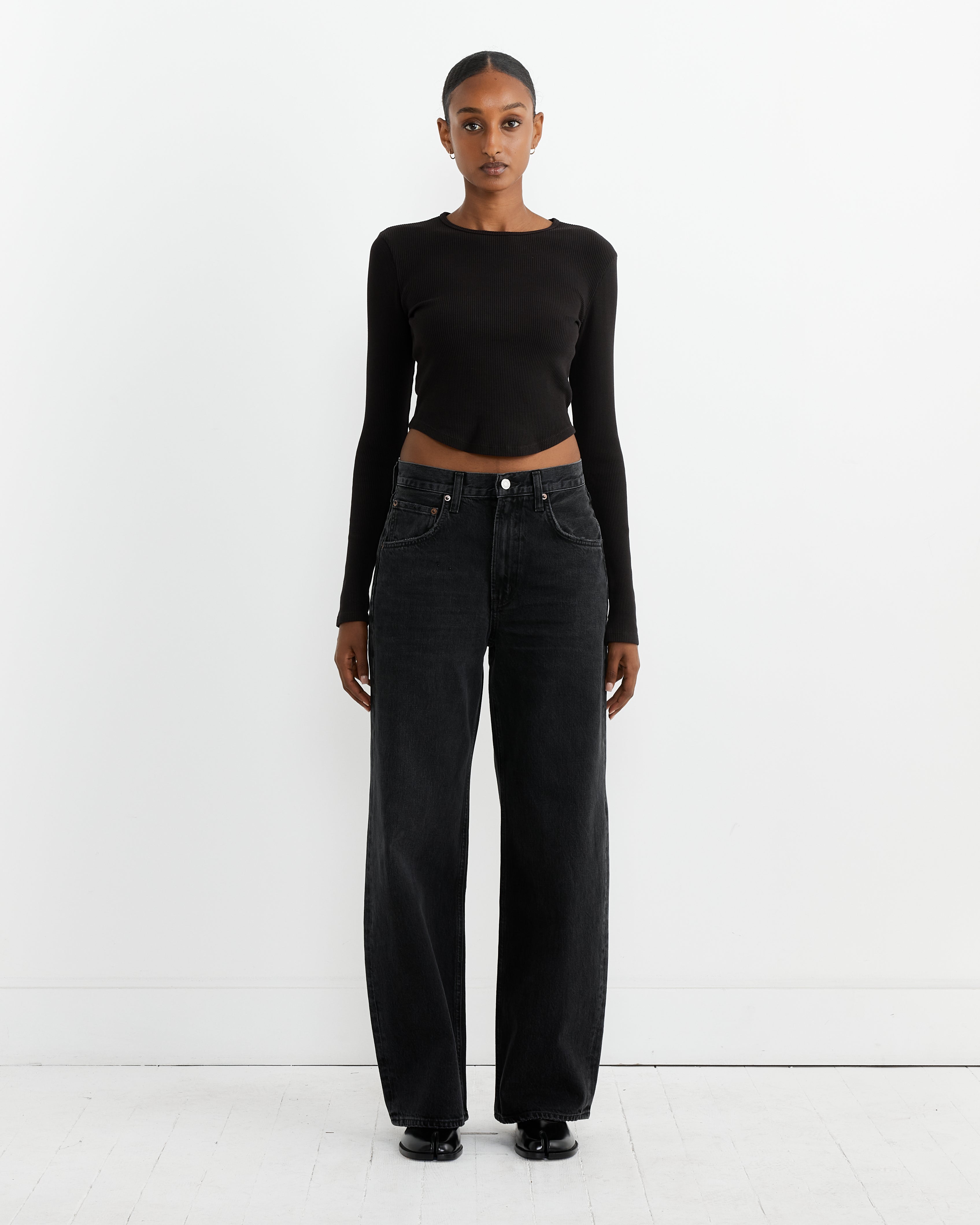 Low Curve Jean in Black Tar