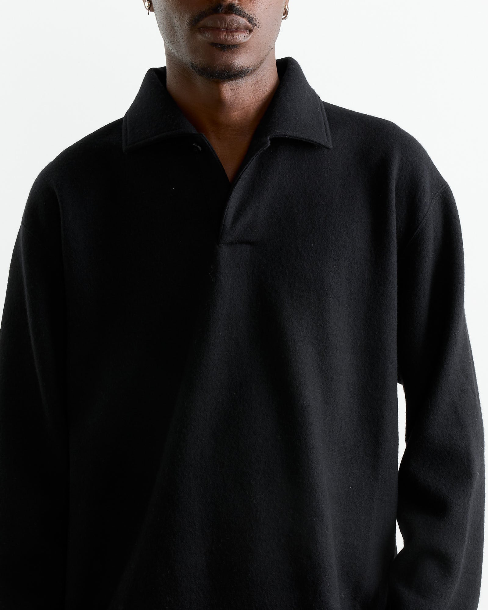 Super 120 Air Wool Fleece Sweater in Black