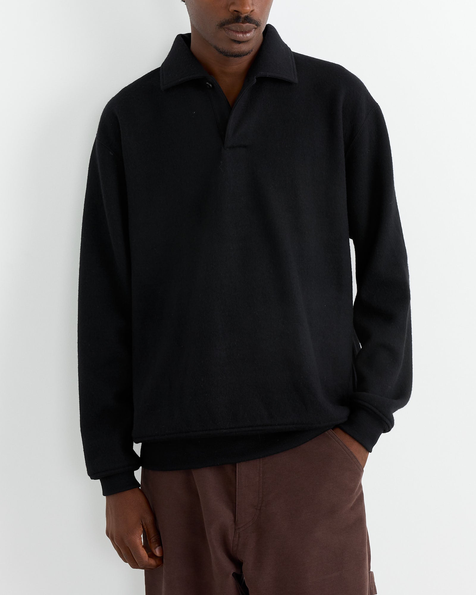 Super 120 Air Wool Fleece Sweater in Black