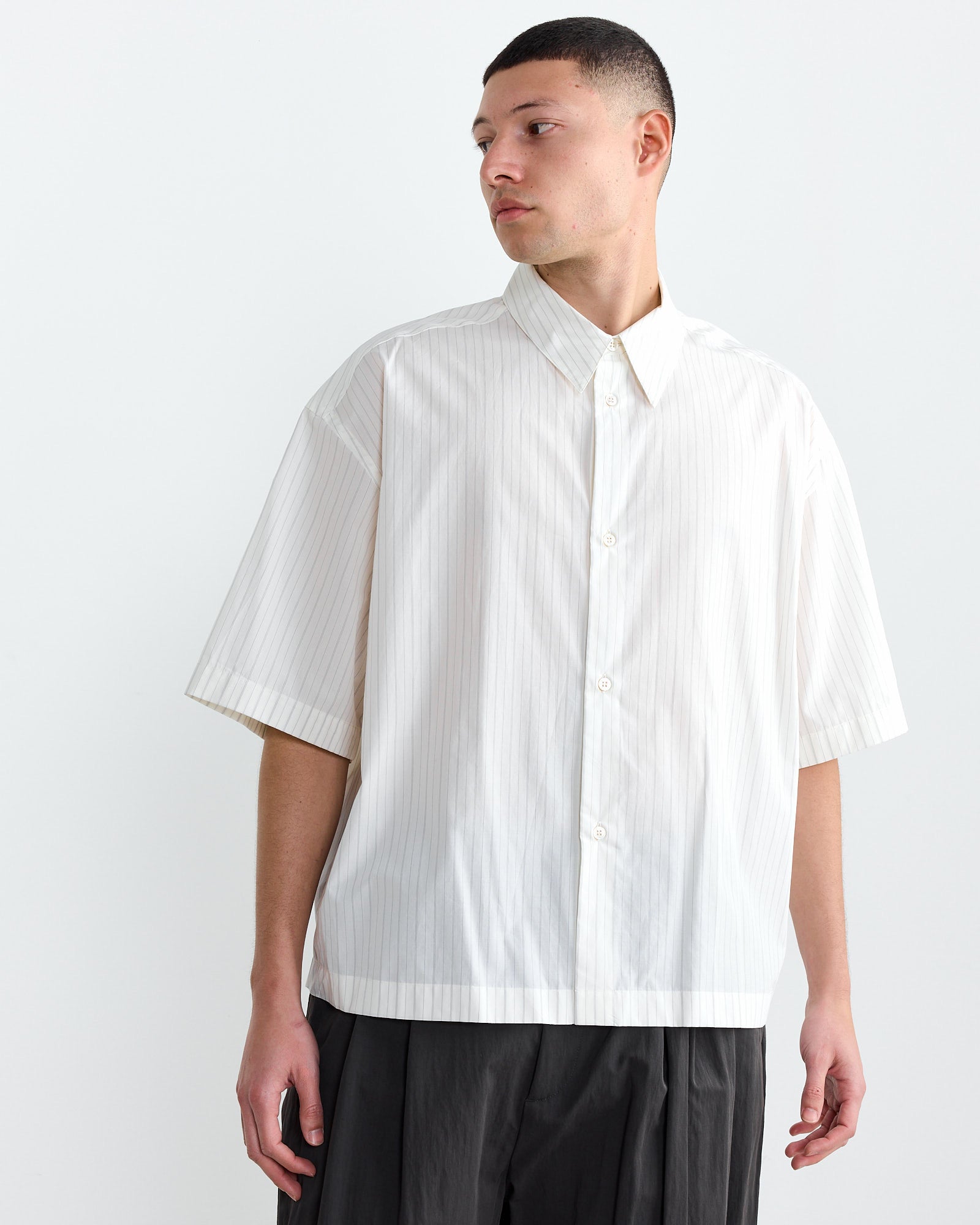 Studio Nicholson Sanko Shirt Parchment Stripe - Parchment Stripe / L (266087)