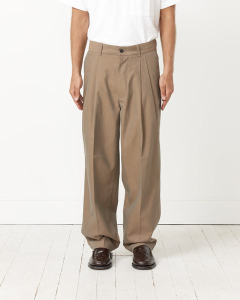 Deep Tuck Pressed Pant in Olive in Charcoal